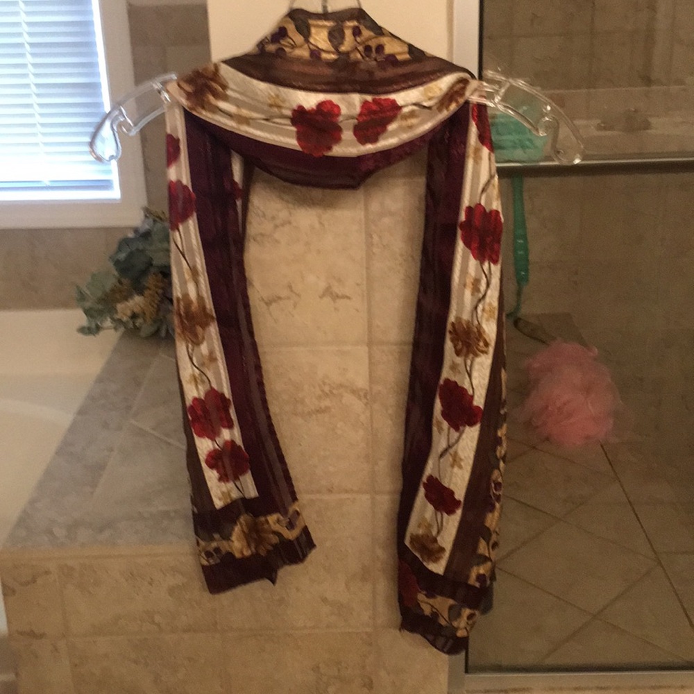 Women’s scarf